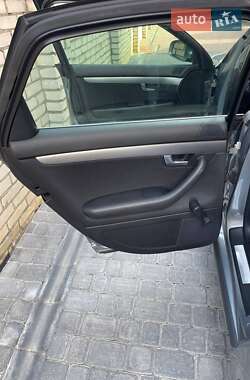 Седан Audi A4 2004 в 