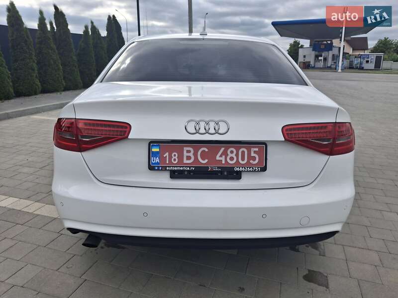 Седан Audi A4 2013 в Каменец-Подольском