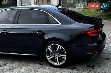 Седан Audi A4 2018 в 