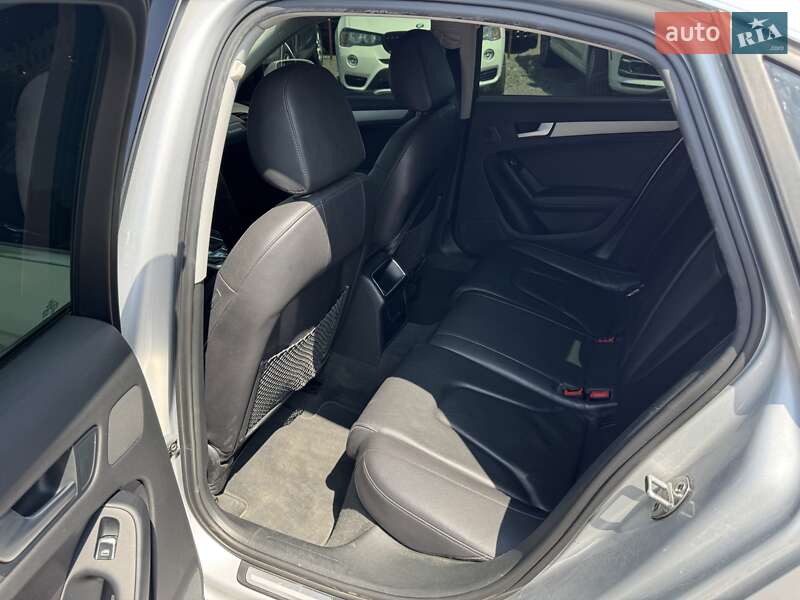 Седан Audi A4 2014 в Киеве