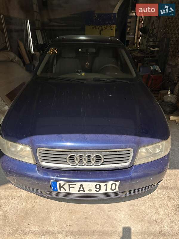 Седан Audi A4 2000 в Киеве