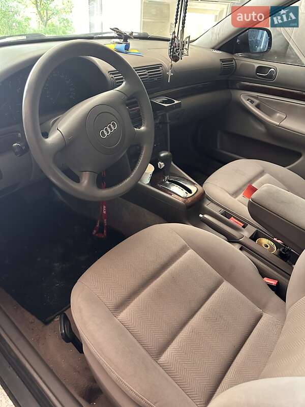 Седан Audi A4 2000 в Киеве