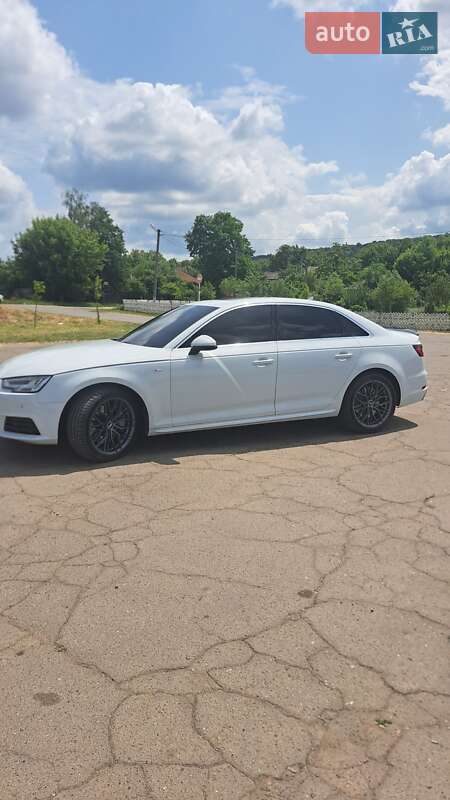 Седан Audi A4 2017 в Балте