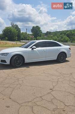Седан Audi A4 2017 в 
