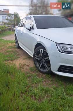 Седан Audi A4 2017 в 