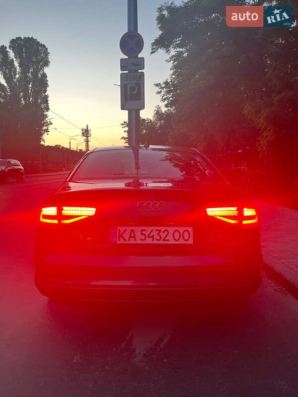 Седан Audi A4 2013 в Киеве