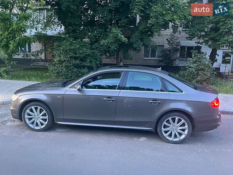 Седан Audi A4 2013 в Киеве
