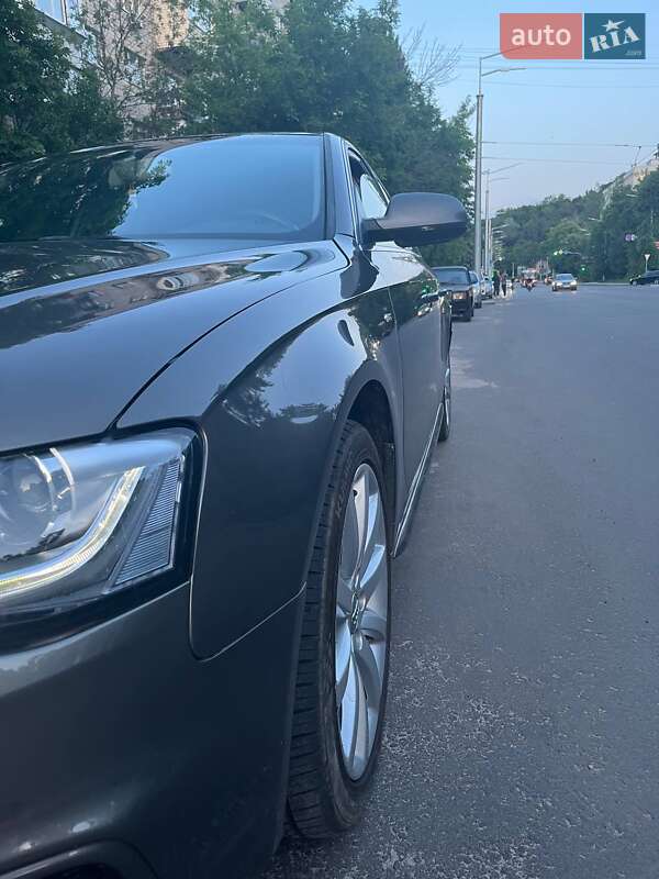 Седан Audi A4 2013 в Киеве