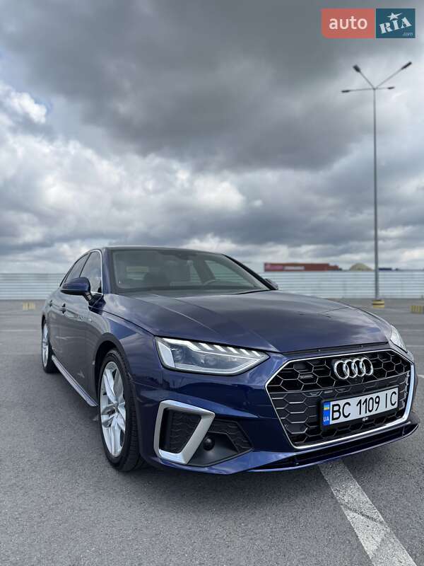 Седан Audi A4 2023 в Львове