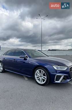 Седан Audi A4 2023 в 