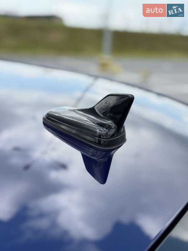 Седан Audi A4 2023 в Львове