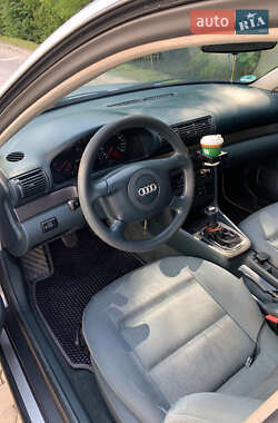 Седан Audi A4 1999 в 