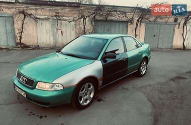 Седан Audi A4 1995 в 