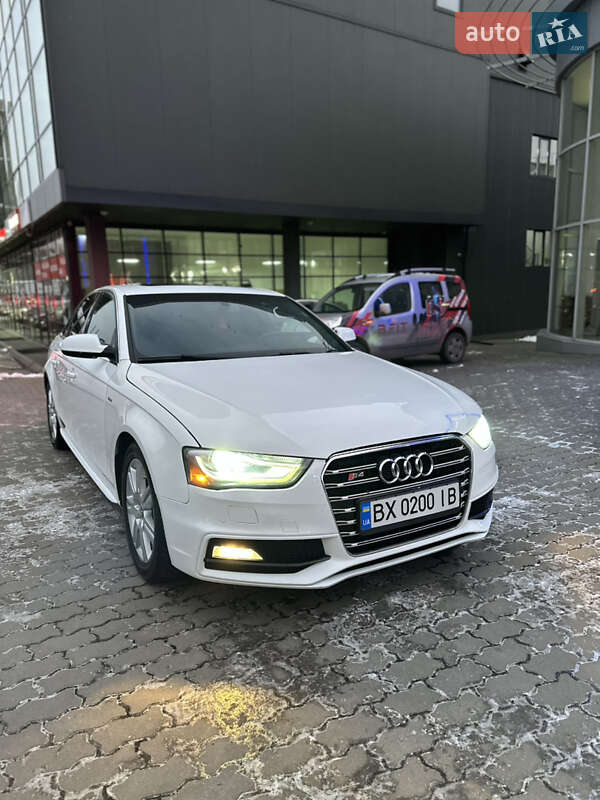 Седан Audi A4 2012 в 