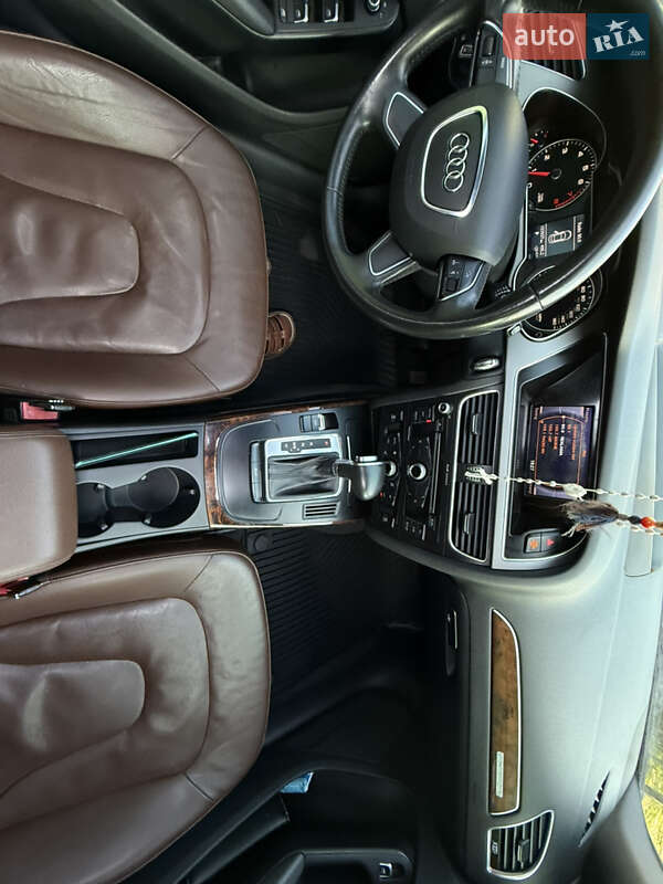 Седан Audi A4 2012 в Ровно