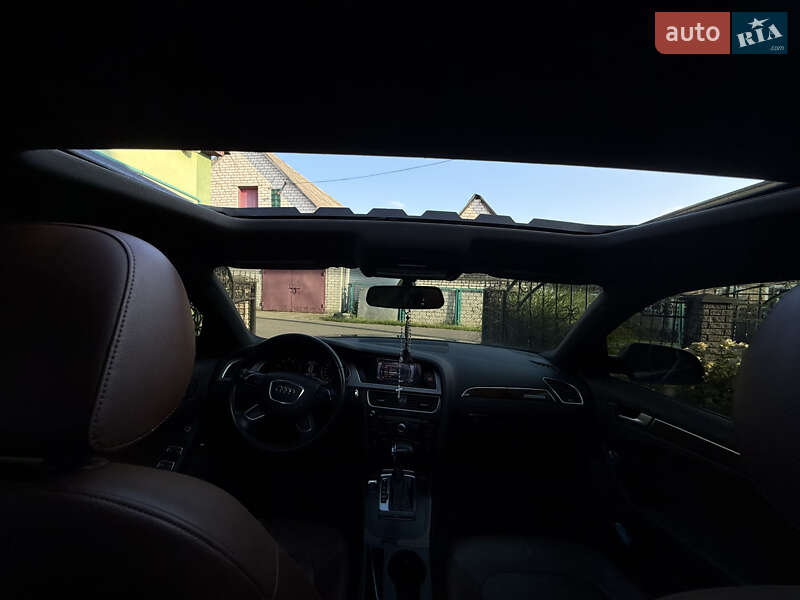 Седан Audi A4 2012 в Ровно