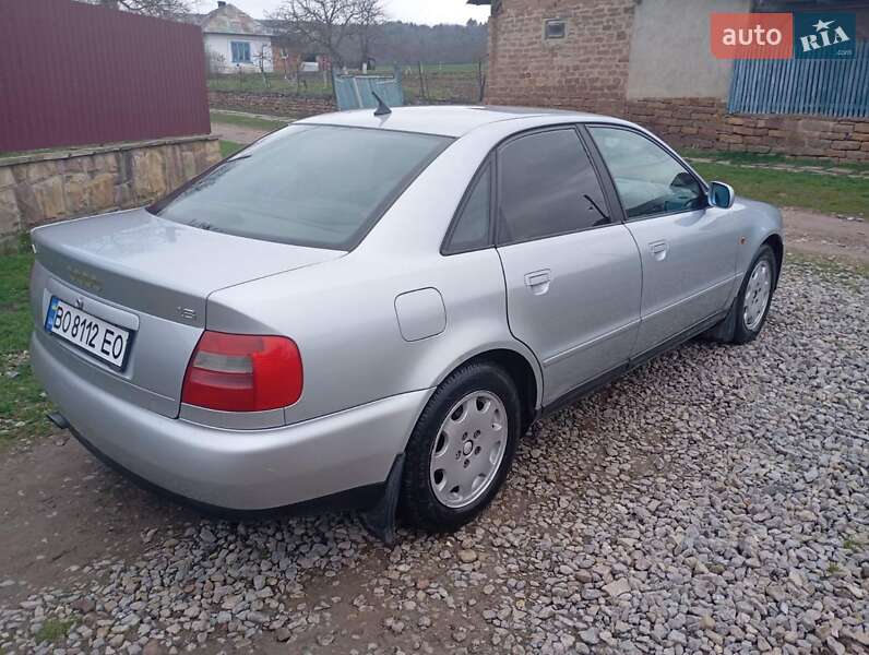 Седан Audi A4 1999 в 