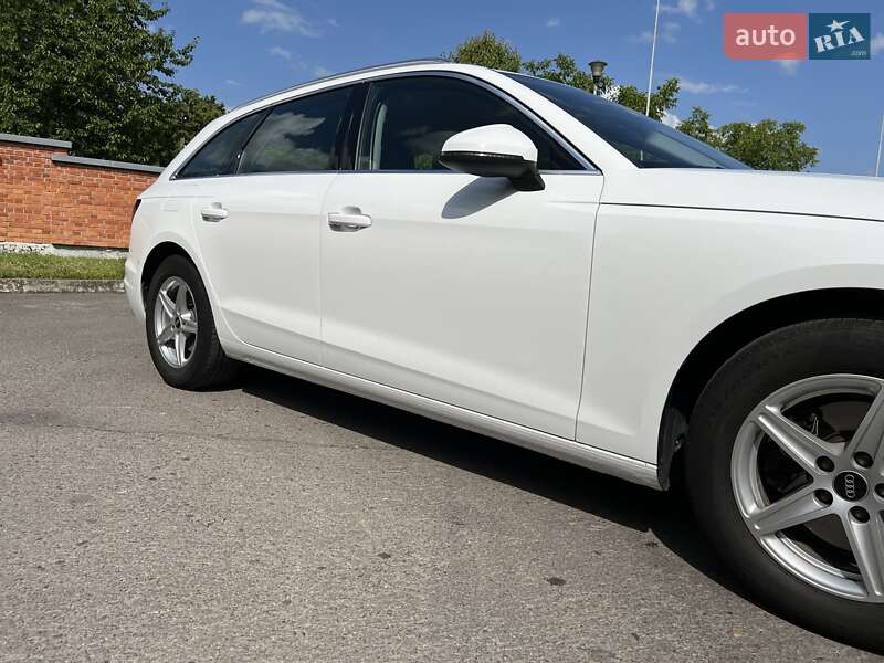 Универсал Audi A4 2021 в Дрогобыче