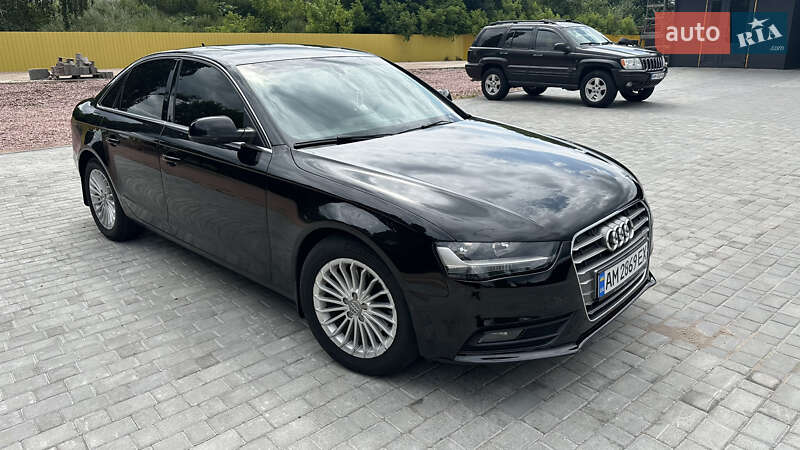 Седан Audi A4 2014 в Овруче