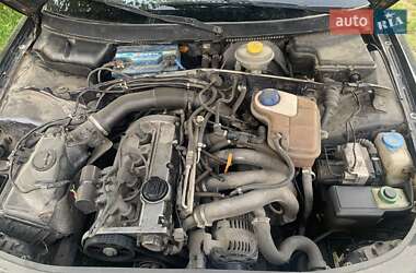 Седан Audi A4 1995 в 