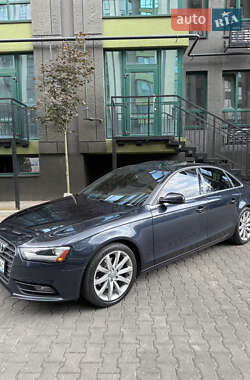 Седан Audi A4 2012 в 