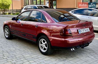 Седан Audi A4 1996 в 