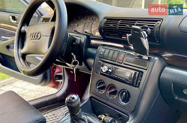 Седан Audi A4 1996 в 