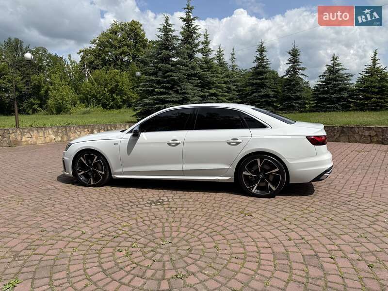Седан Audi A4 2022 в Виннице