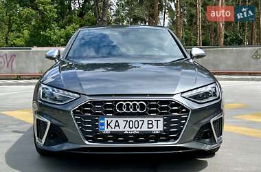 Седан Audi A4 2020 в 