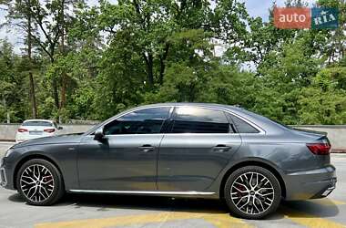 Седан Audi A4 2020 в 