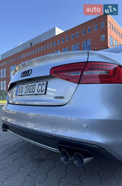 Седан Audi A4 2015 в 