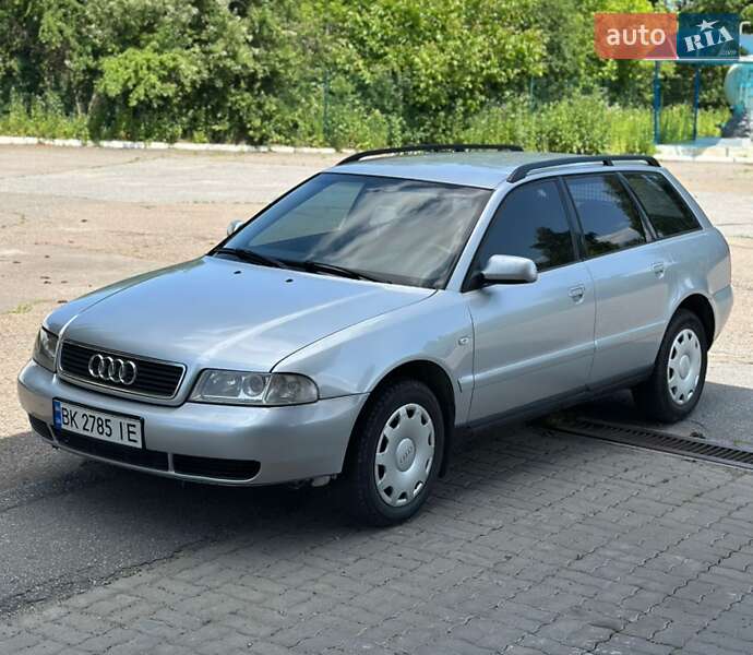 Универсал Audi A4 2000 в 
