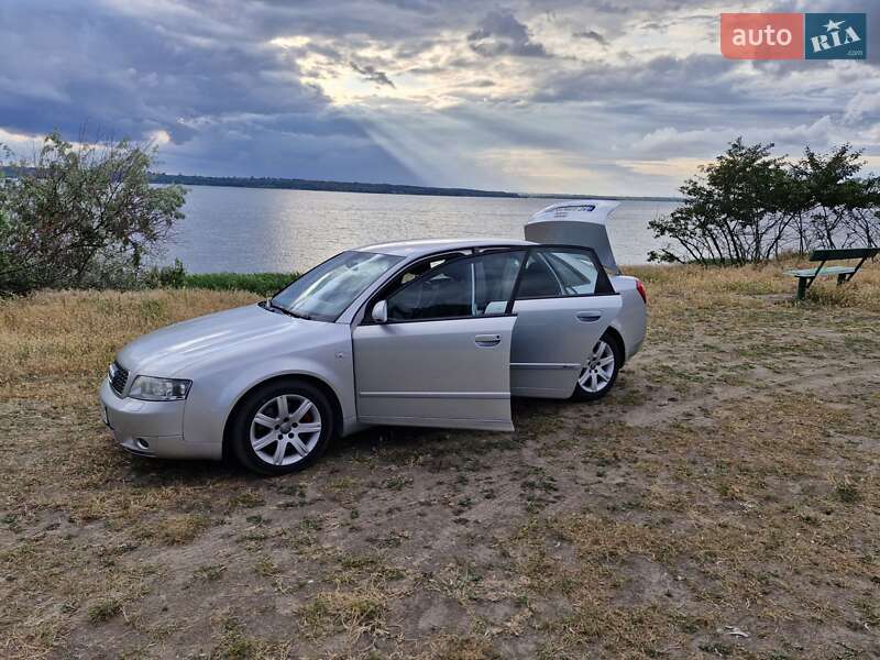 Седан Audi A4 2003 в Запорожье