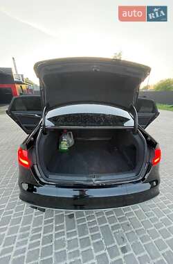 Седан Audi A4 2014 в 