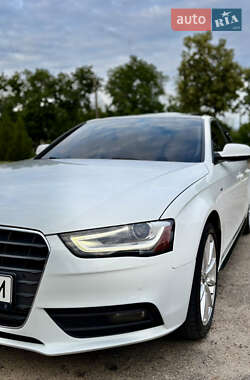 Седан Audi A4 2015 в 