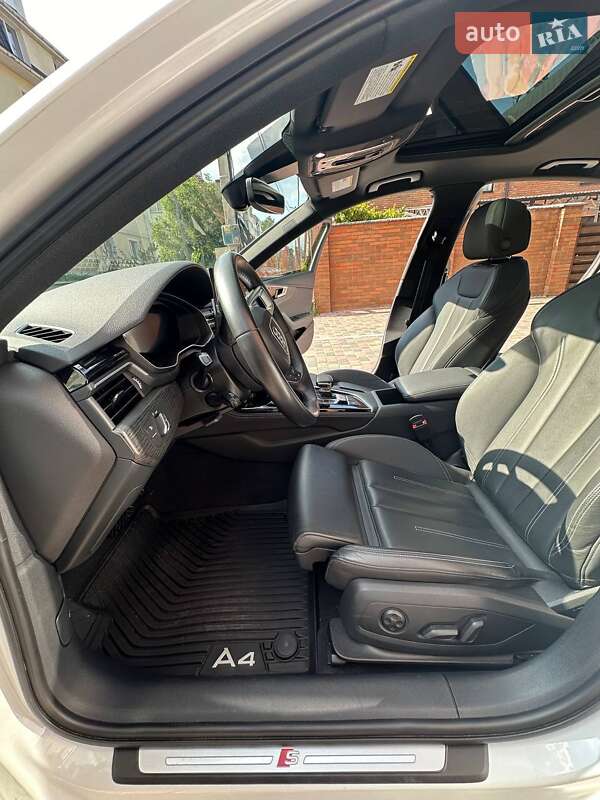 Седан Audi A4 2022 в Киеве