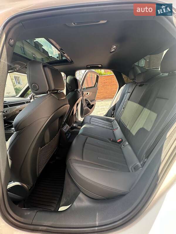 Седан Audi A4 2022 в Киеве