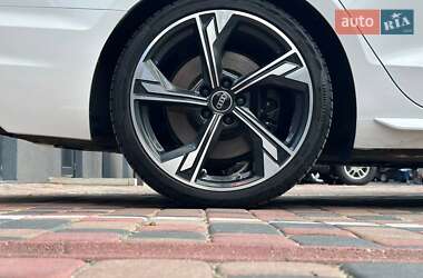 Седан Audi A4 2022 в 