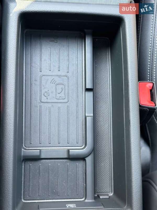 Седан Audi A4 2022 в Киеве