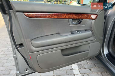 Седан Audi A4 2001 в 