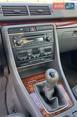 Седан Audi A4 2001 в 