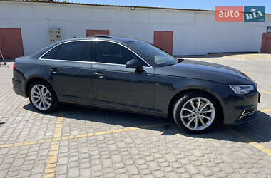 Седан Audi A4 2018 в 
