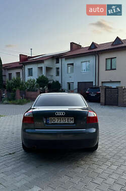 Седан Audi A4 2003 в 