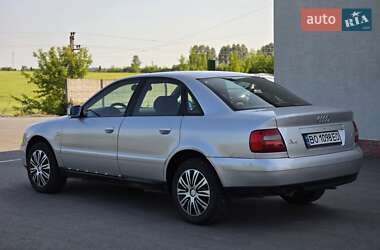 Седан Audi A4 2000 в 