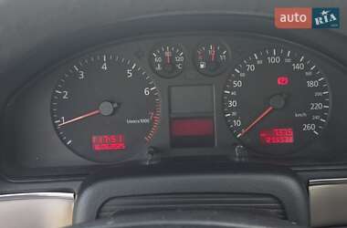 Седан Audi A4 2000 в 