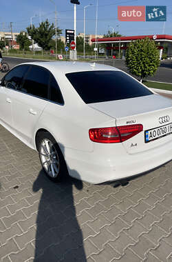 Седан Audi A4 2015 в Мукачево