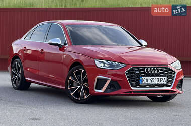 Седан Audi A4 2020 в 