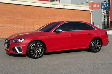 Седан Audi A4 2020 в 