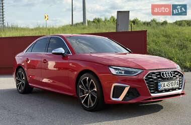 Седан Audi A4 2020 в 