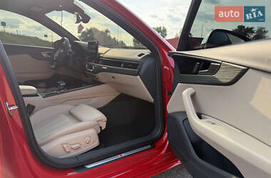 Седан Audi A4 2020 в 